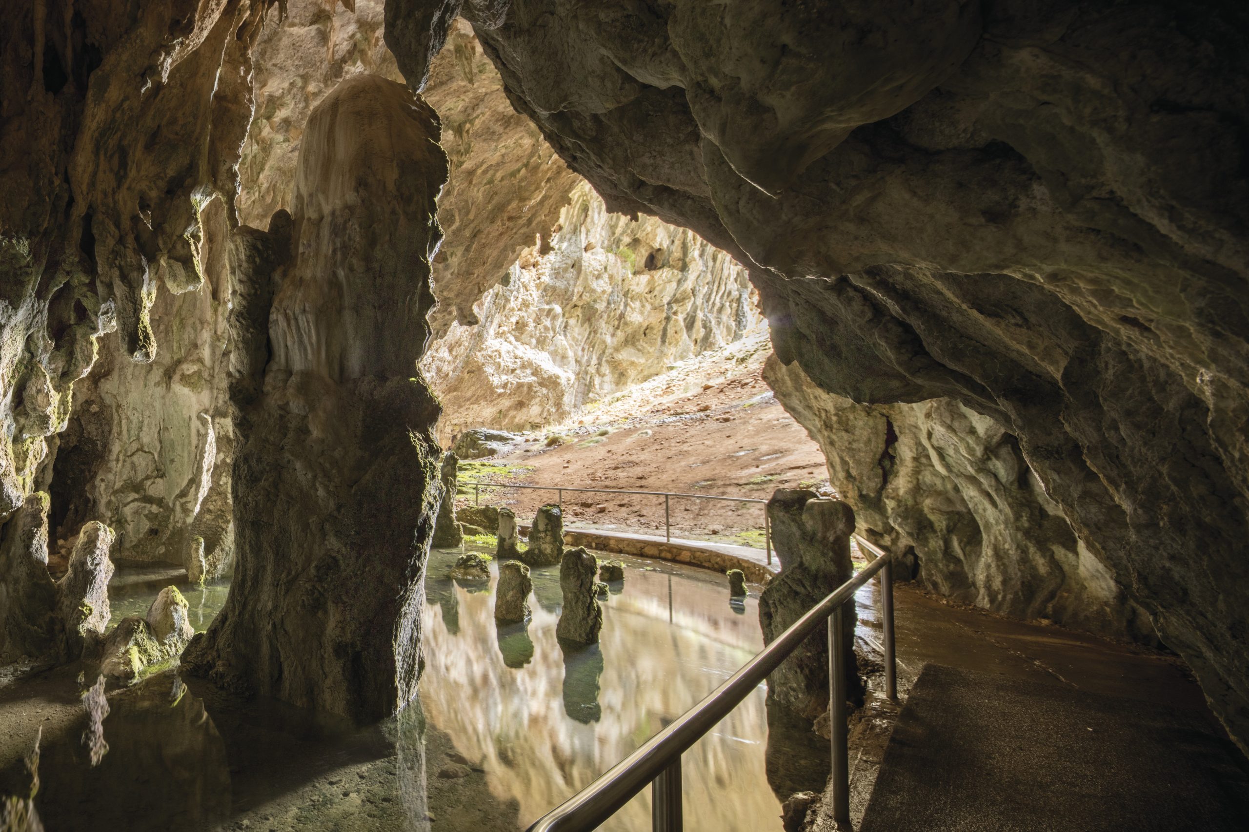 South Glory Cave, Yarrangobilly Caves, Koscisuzko National Park. Photo credit: Murray Vanderveer/DPIE