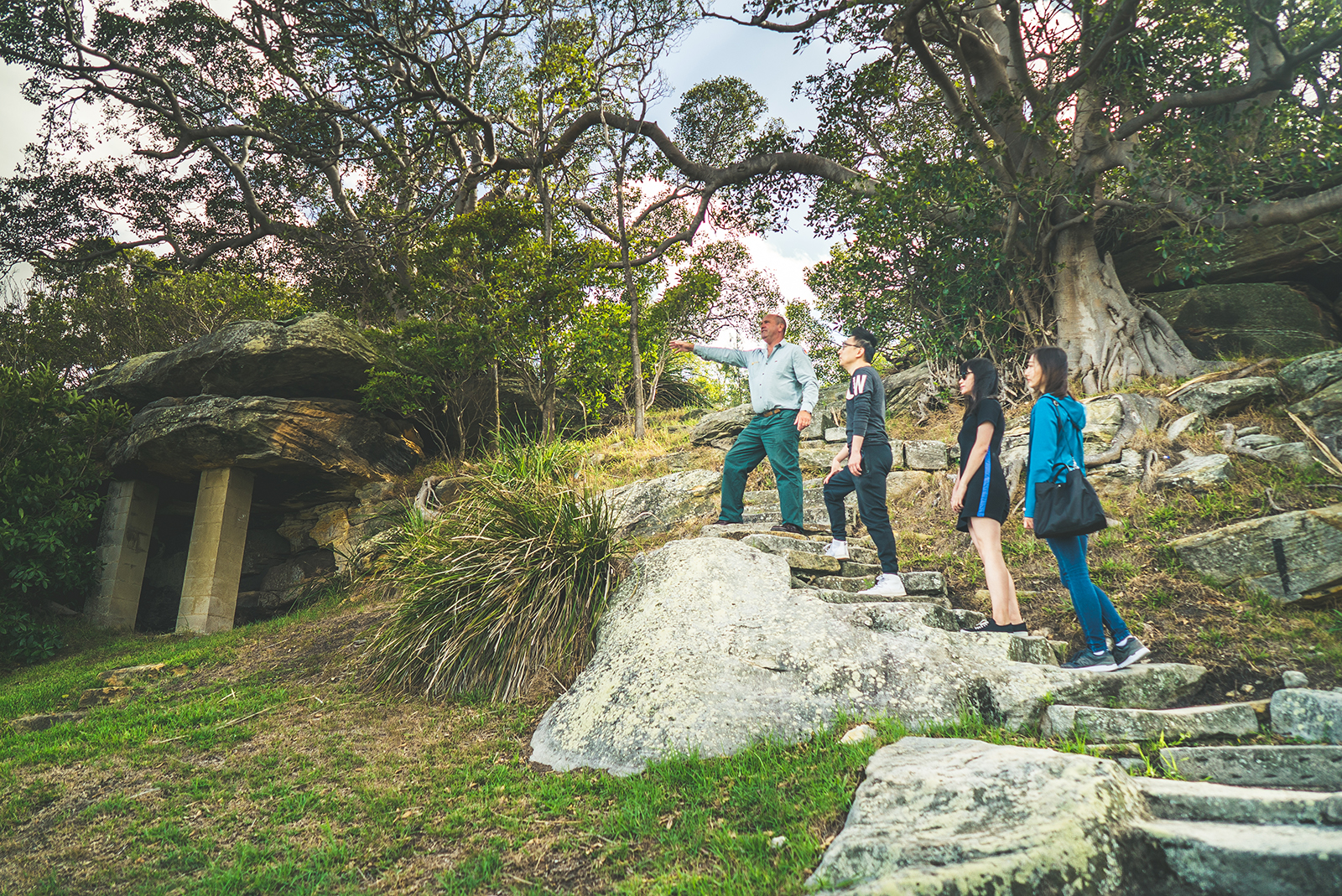People on an NPWS guided tour in Sydney Harbour National Park. Photo credit: Daniel Parsons/DPIE