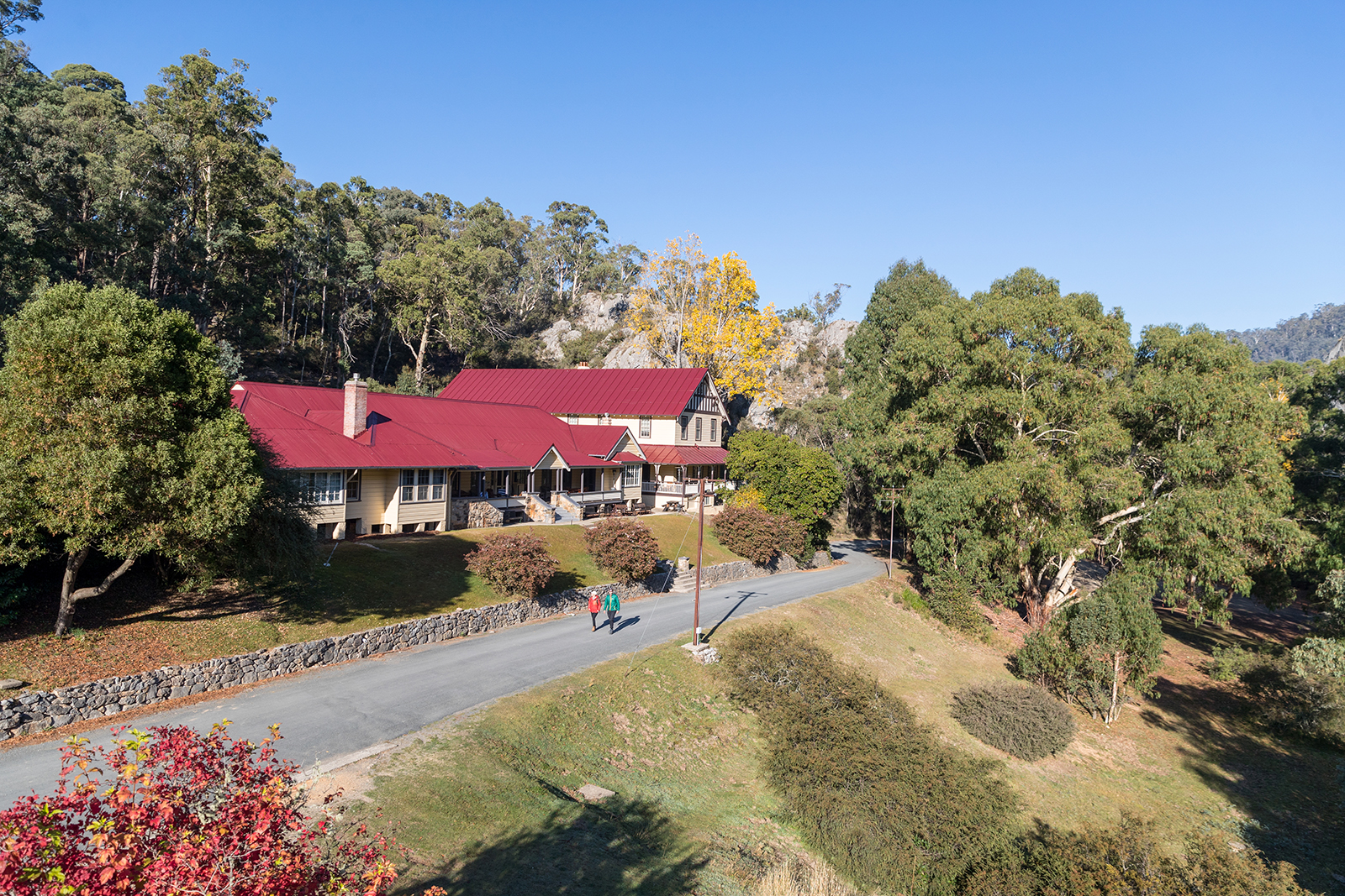 Yarrangobilly Caves House guest accommodation, Kosciuszko National Park. Photo Credit : Boen Ferguson/DPIE