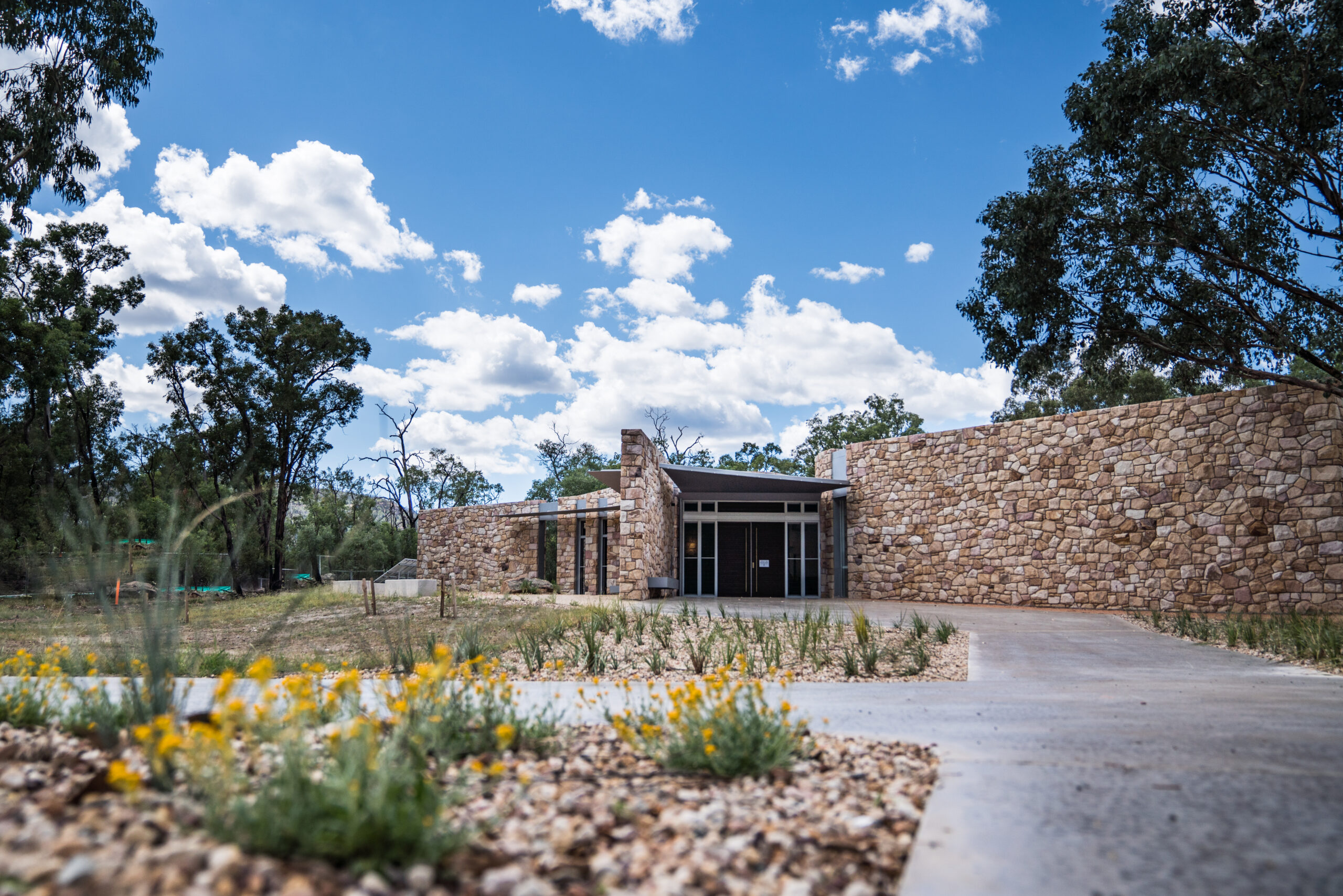 Warrumbungle Visitor Centre. Photo credit: Rob Mulally / DPE