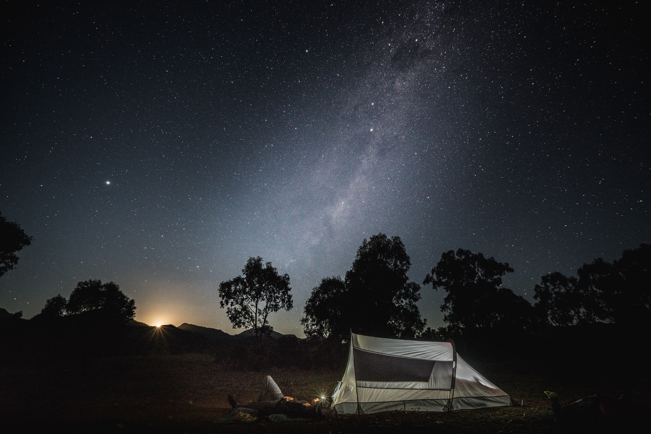 Camping under the stars in the Warrumbungles. Photo credit: Rob Mulally/DCCEEW