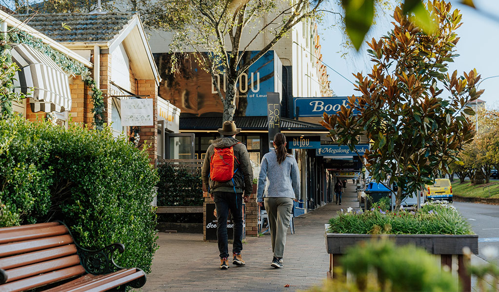 2 walkers exploring Leura mall. Photo: Remy Brand &copy; Remy Brand