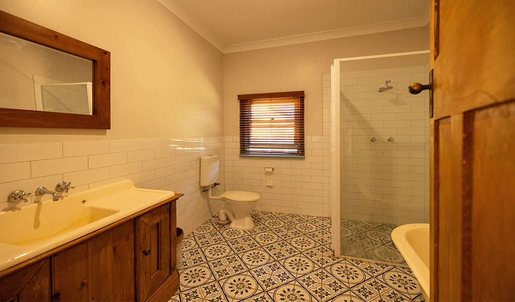 Bathroom with shower and bath, Hamilton Park Homestead. Credit: Andrew Hull &copy; DCCEEW