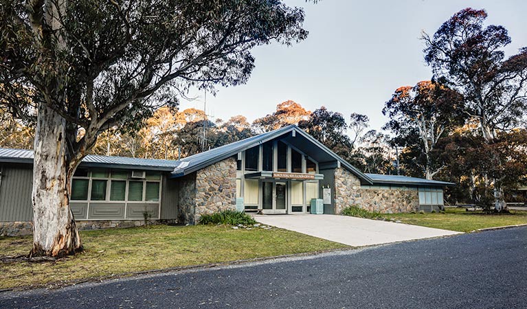 Kosciuszko Discovery Centre, Kosciuszko National Park. Photo: Murray Vandaveer &copy; OEH