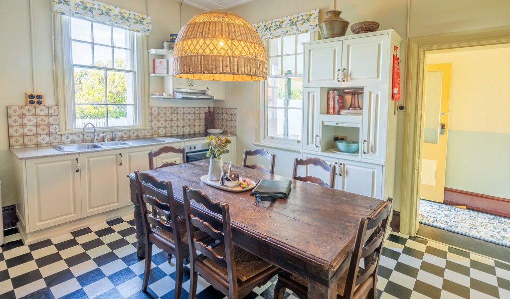 Dine-in kitchen, Cape Byron Assistant Lighthouse Keepers Cottages. Credit: John Spencer/DCCEEW