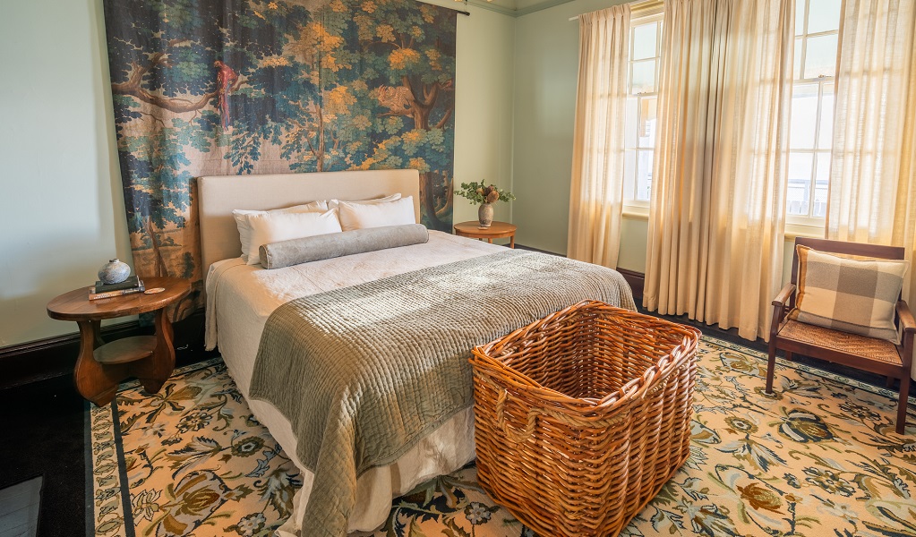 Cape Byron Assistant Lighthouse Keepers Cottages, Cottage 1, Queen bed. Credit: John Spencer/DCCEEW