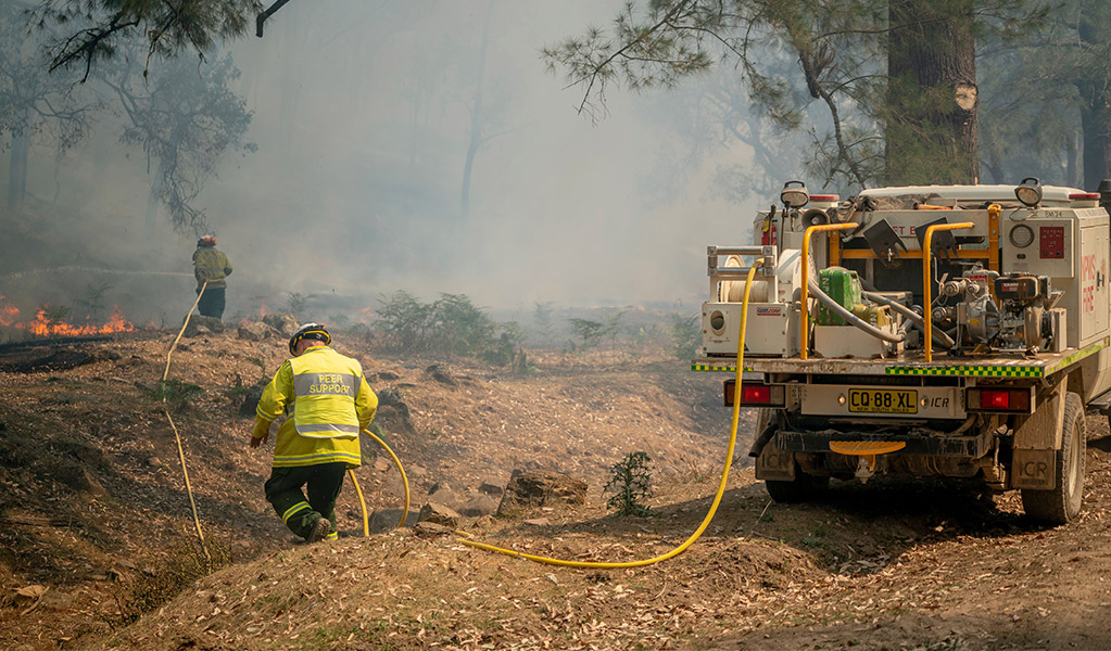 NPWS staff firefighting in Blue Mountains National Park. Credit: John Spencer &copy; DCCEEW